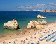 Praia da Rocha, a Sziklás Part Portimao-nál